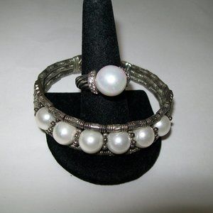 VINTAGE PEARL BRACELET AND RING SIZE 8